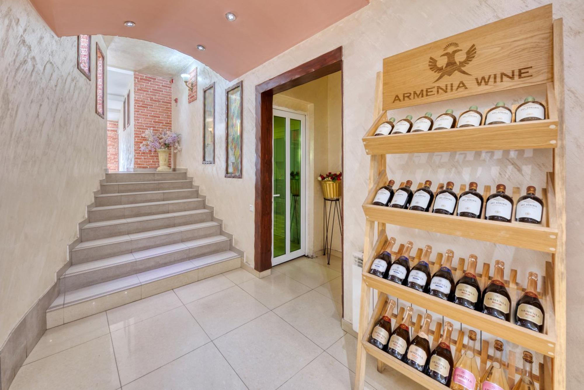 阿勒珀酒店 耶烈万 外观 照片